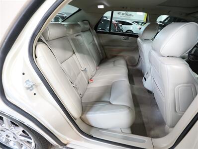 2011 Cadillac DTS Luxury Collection   - Photo 23 - Addison, IL 60101