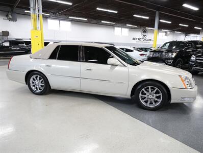 2011 Cadillac DTS Luxury Collection   - Photo 8 - Addison, IL 60101