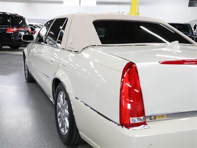 2011 Cadillac DTS Luxury Collection   - Photo 14 - Addison, IL 60101