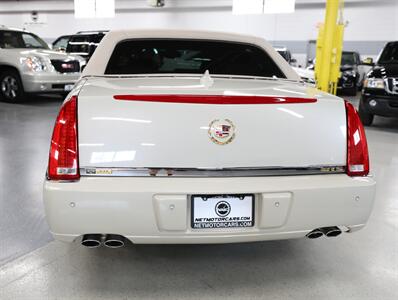 2011 Cadillac DTS Luxury Collection   - Photo 10 - Addison, IL 60101