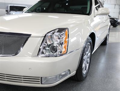 2011 Cadillac DTS Luxury Collection   - Photo 5 - Addison, IL 60101