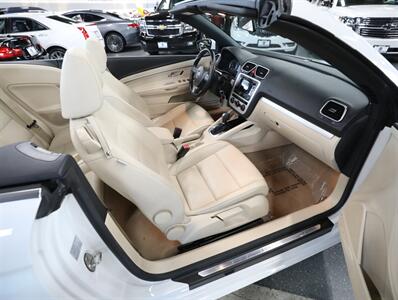 2016 Volkswagen Eos Komfort Edition - Photo 18 - Addison, IL 60101