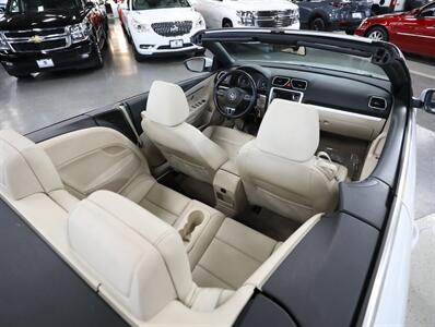 2016 Volkswagen Eos Komfort Edition - Photo 16 - Addison, IL 60101