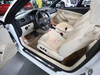 2016 Volkswagen Eos Komfort Edition - Photo 24 - Addison, IL 60101