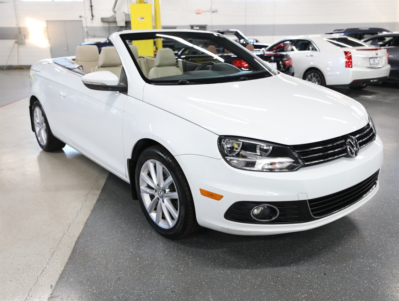 2016 Volkswagen Eos Komfort Edition - Photo 7 - Addison, IL 60101