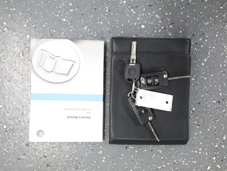 2016 Volkswagen Eos Komfort Edition - Photo 49 - Addison, IL 60101