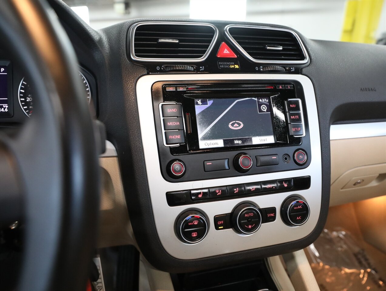 2016 Volkswagen Eos Komfort Edition - Photo 27 - Addison, IL 60101