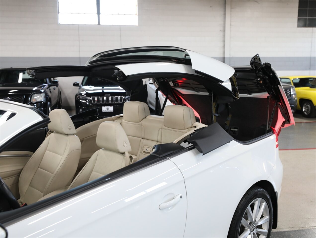 2016 Volkswagen Eos Komfort Edition - Photo 36 - Addison, IL 60101