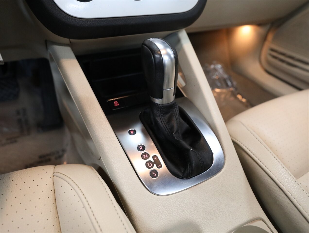 2016 Volkswagen Eos Komfort Edition - Photo 26 - Addison, IL 60101