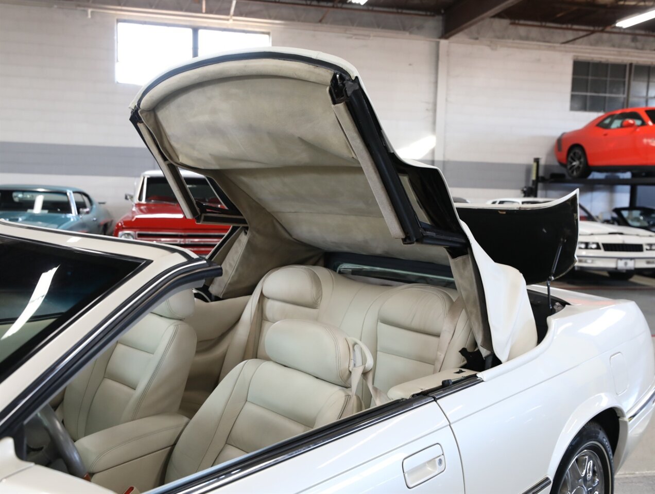 2002 Cadillac Eldorado ESC Convertible - Photo 39 - Addison, IL 60101