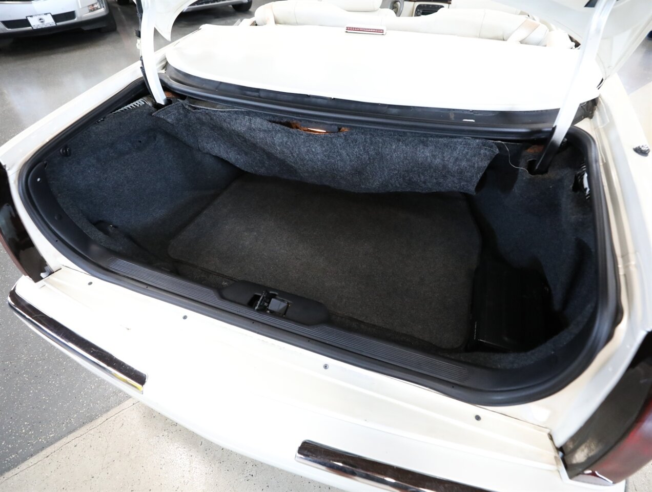 2002 Cadillac Eldorado ESC Convertible - Photo 21 - Addison, IL 60101