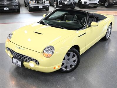 2002 Ford Thunderbird Deluxe   - Photo 2 - Addison, IL 60101