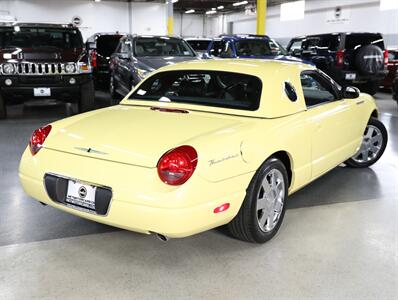 2002 Ford Thunderbird Deluxe   - Photo 38 - Addison, IL 60101