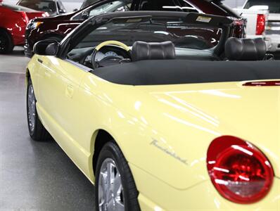 2002 Ford Thunderbird Deluxe   - Photo 15 - Addison, IL 60101