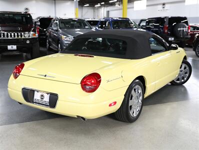 2002 Ford Thunderbird Deluxe   - Photo 35 - Addison, IL 60101