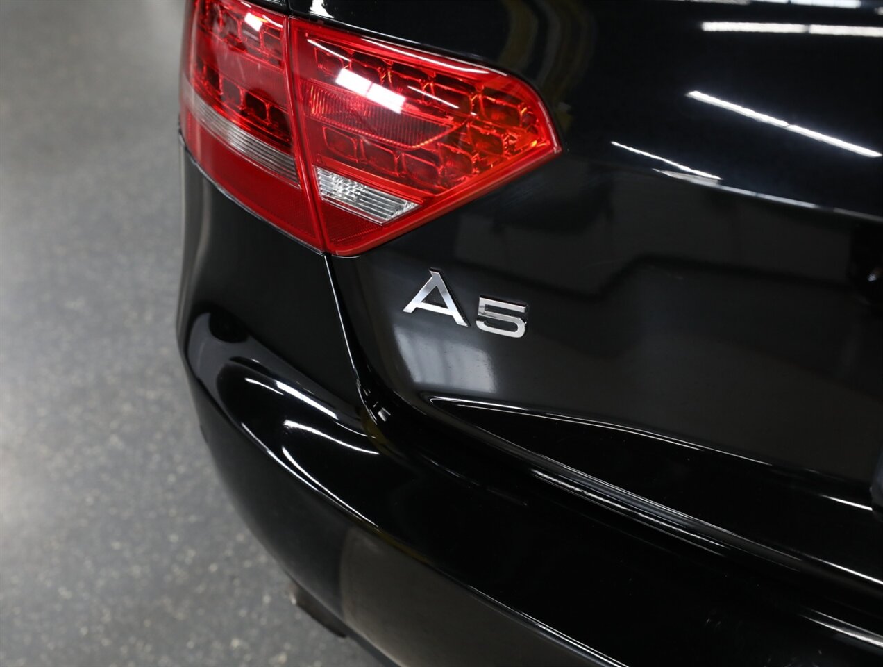 2011 Audi A5 2.0T quattro Premium Plus - Photo 12 - Addison, IL 60101