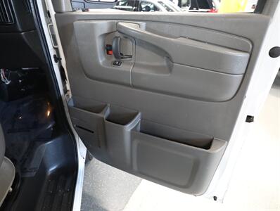 2015 GMC Savana 2500 Cargo Van   - Photo 16 - Addison, IL 60101