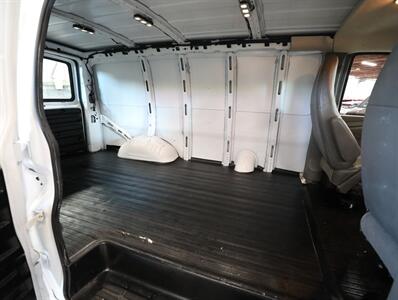 2015 GMC Savana 2500 Cargo Van   - Photo 21 - Addison, IL 60101