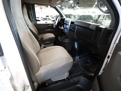 2015 GMC Savana 2500 Cargo Van   - Photo 17 - Addison, IL 60101