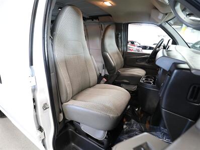 2015 GMC Savana 2500 Cargo Van   - Photo 18 - Addison, IL 60101