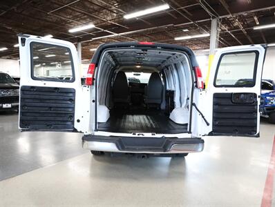 2015 GMC Savana 2500 Cargo Van   - Photo 22 - Addison, IL 60101