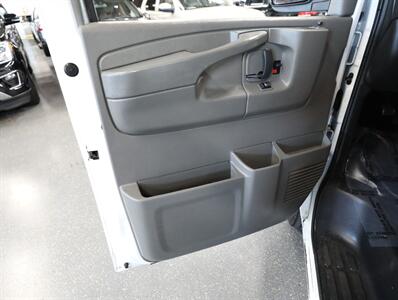 2015 GMC Savana 2500 Cargo Van   - Photo 25 - Addison, IL 60101