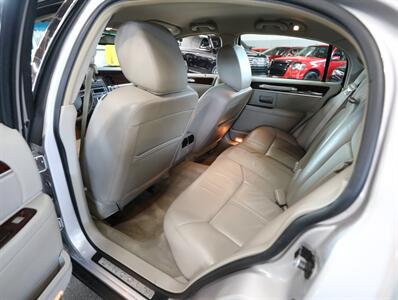 2011 Lincoln Town Car Signature Limited   - Photo 24 - Addison, IL 60101