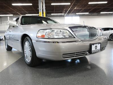 2011 Lincoln Town Car Signature Limited   - Photo 45 - Addison, IL 60101