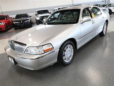 2011 Lincoln Town Car Signature Limited   - Photo 4 - Addison, IL 60101