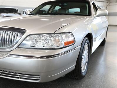 2011 Lincoln Town Car Signature Limited   - Photo 5 - Addison, IL 60101