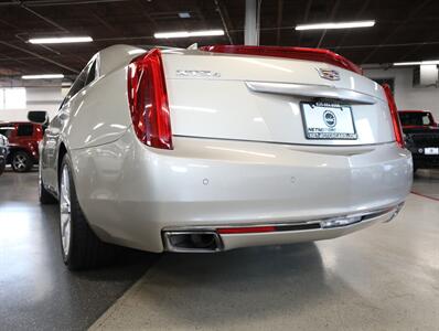 2016 Cadillac XTS Luxury AWD   - Photo 12 - Addison, IL 60101