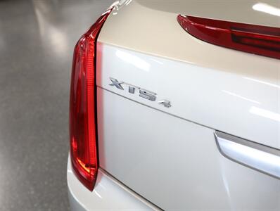 2016 Cadillac XTS Luxury AWD   - Photo 11 - Addison, IL 60101