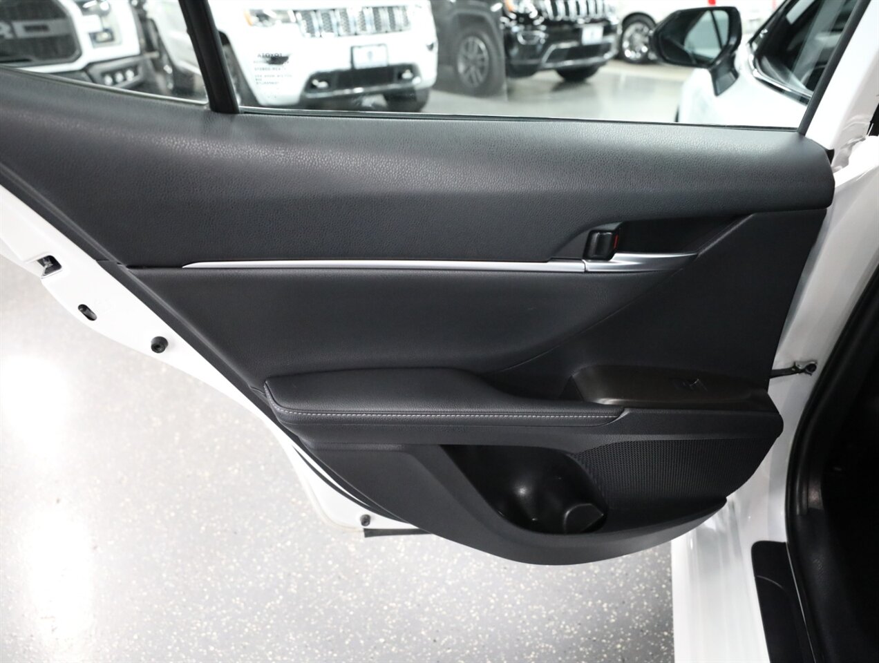 2021 Toyota Camry XSE - Photo 23 - Addison, IL 60101