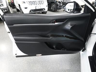 2021 Toyota Camry XSE   - Photo 27 - Addison, IL 60101