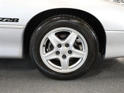1997 Chevrolet Camaro Z28   - Photo 40 - Addison, IL 60101