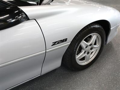 1997 Chevrolet Camaro Z28   - Photo 8 - Addison, IL 60101