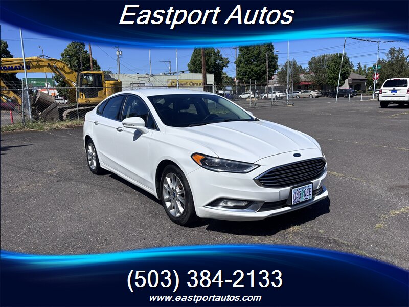 2017 Ford Fusion SE   - Photo 1 - Portland, OR 97266