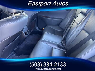 2011 Lexus ES 350   - Photo 12 - Portland, OR 97266