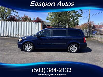2014 Chrysler Town & Country Touring   - Photo 3 - Portland, OR 97266