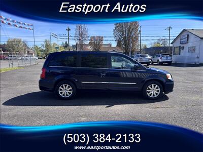 2014 Chrysler Town & Country Touring   - Photo 4 - Portland, OR 97266