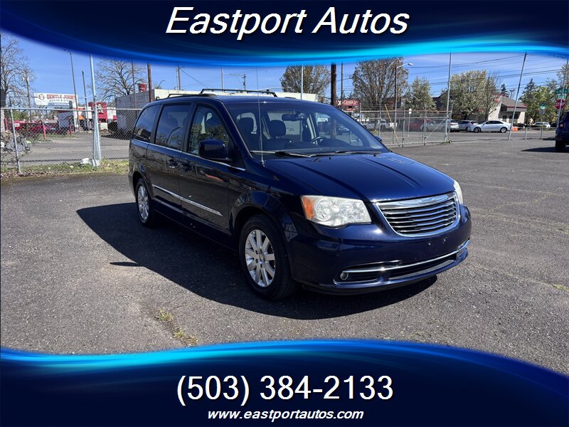 2014 Chrysler Town & Country Touring   - Photo 1 - Portland, OR 97266