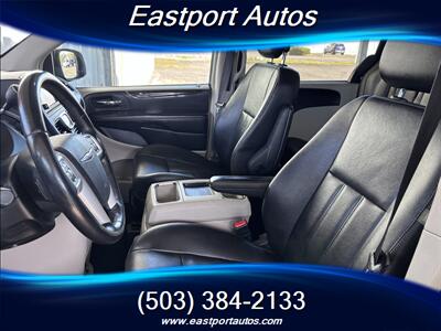 2014 Chrysler Town & Country Touring   - Photo 10 - Portland, OR 97266