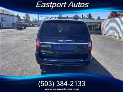 2014 Chrysler Town & Country Touring   - Photo 8 - Portland, OR 97266