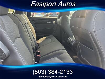 2015 Chevrolet Traverse LT   - Photo 11 - Portland, OR 97266