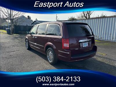 2008 Chrysler Town & Country Limited   - Photo 5 - Portland, OR 97266