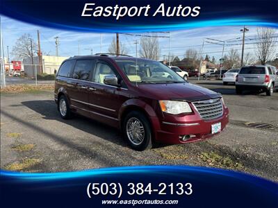 2008 Chrysler Town & Country Limited   - Photo 2 - Portland, OR 97266