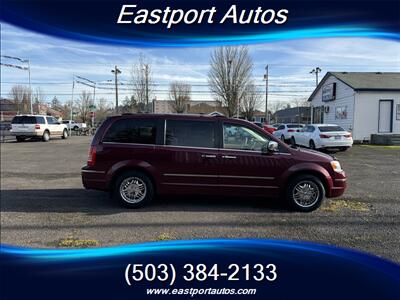 2008 Chrysler Town & Country Limited   - Photo 3 - Portland, OR 97266