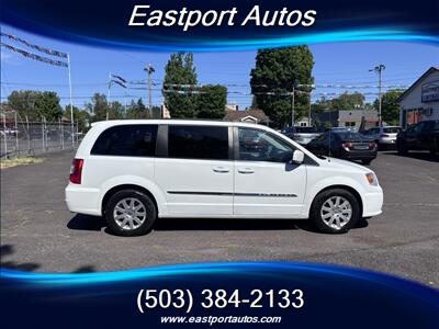 2016 Chrysler Town & Country Touring   - Photo 4 - Portland, OR 97266