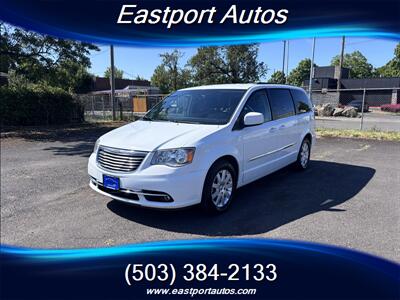 2016 Chrysler Town & Country Touring   - Photo 2 - Portland, OR 97266
