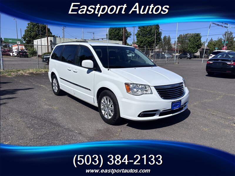 2016 Chrysler Town & Country Touring   - Photo 1 - Portland, OR 97266